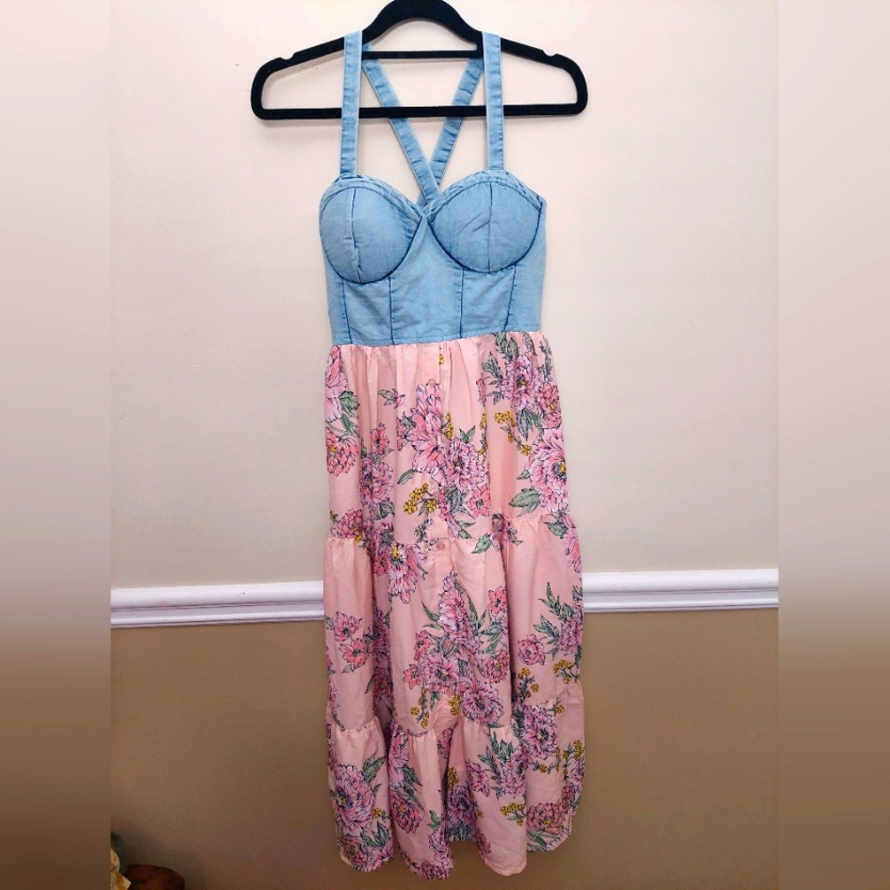 Band of Gypsies Blue Denim Bodice Pink Floral Maxi Dress - Picture 2 of 9